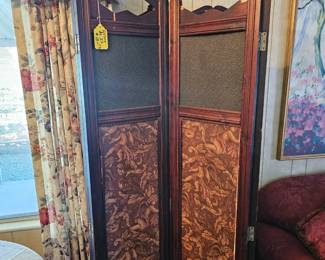 Screen 2pc as is $10