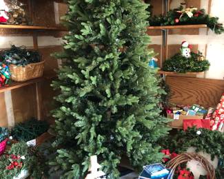 7ft Rotating Tree with lights!