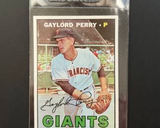 1967 Topps #320: Gaylord Perry. Elected to the HOF in 1991. A 5-time All-Star, Perry was the pitcher to win the Cy Young Award in both leagues.