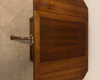 W4 - $95. Gordon's Small Drop Leaf Side Table. Measures 18" deep x 26" tall x 24" wide with leaves up - 13" wide when down. Johnson City, TN. 