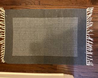 W98 - $5 small throw rug. 