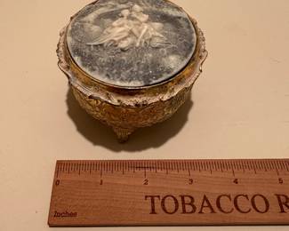 W112 - $15 vintage music box. 