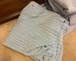 W22 - $10 hand made large blaket. 