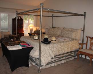 4 post bed - the King Size mattress by Thomasville Beauty Rest in great condition sold separately!
