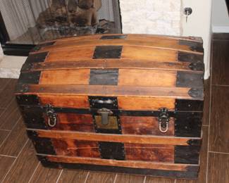 Outside picture of the antique trunk when closed - we do have the original key!