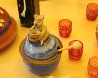 Pottery - here a honey jar in  like new condition