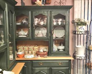 Canadel Pair of Country Hutches / China Cabinets Great Storage