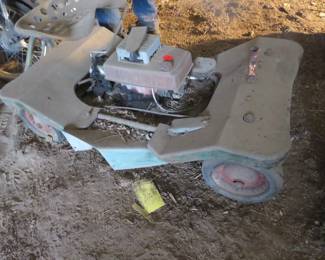 ot 23. Riding mower. Condition unknown