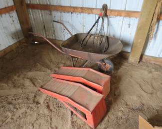 Lot 31. Hitch, ramps and wheel barrow
