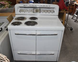 Beautiful vintage stove!