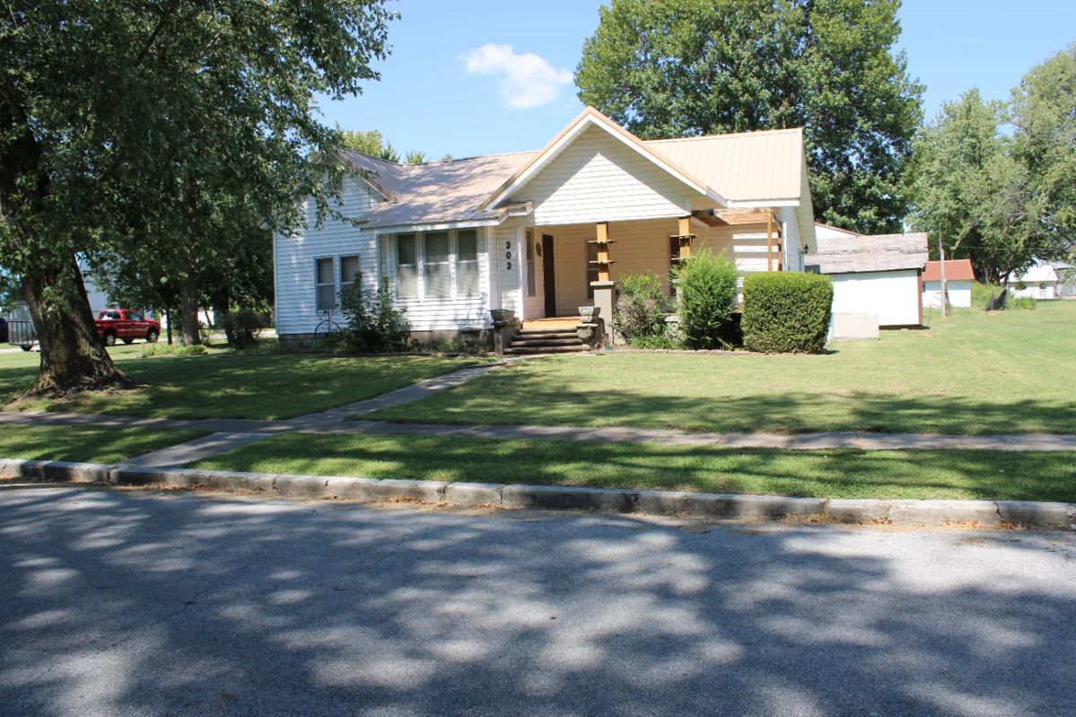 Real Estate & Estate Auction for Joyce Leivan starts on 10/28/2023