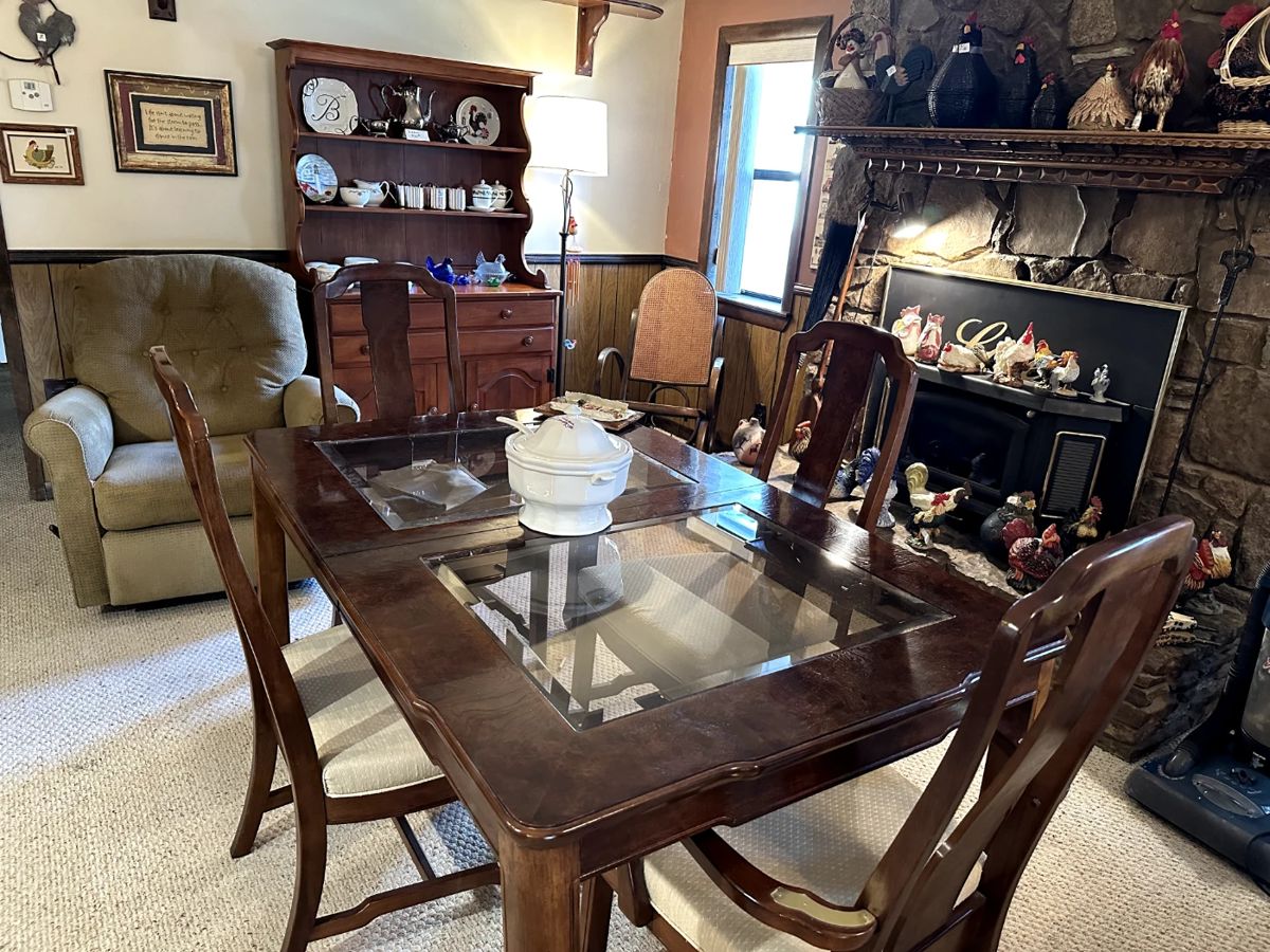 Beauiful glass and wood dining table 