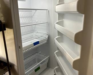 clean freezer
