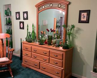 Gorgeous 8 drawer dresser with mirror