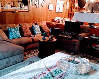 Beautiful sectional couch 