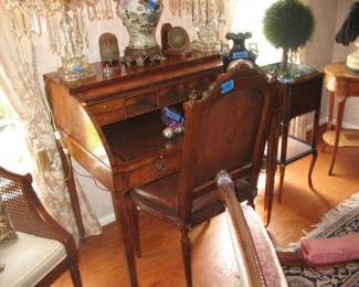 Beautiful Satin wood Ladies Writing Desk, French or Italian c. 1920