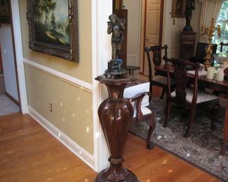 THeodore Alexander Pedestals, a Pair. 8 beautifully carved Chippendale Dining Chairs, and Pedestal Dining Table