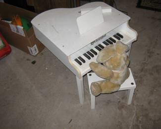 Shoenhut Piano