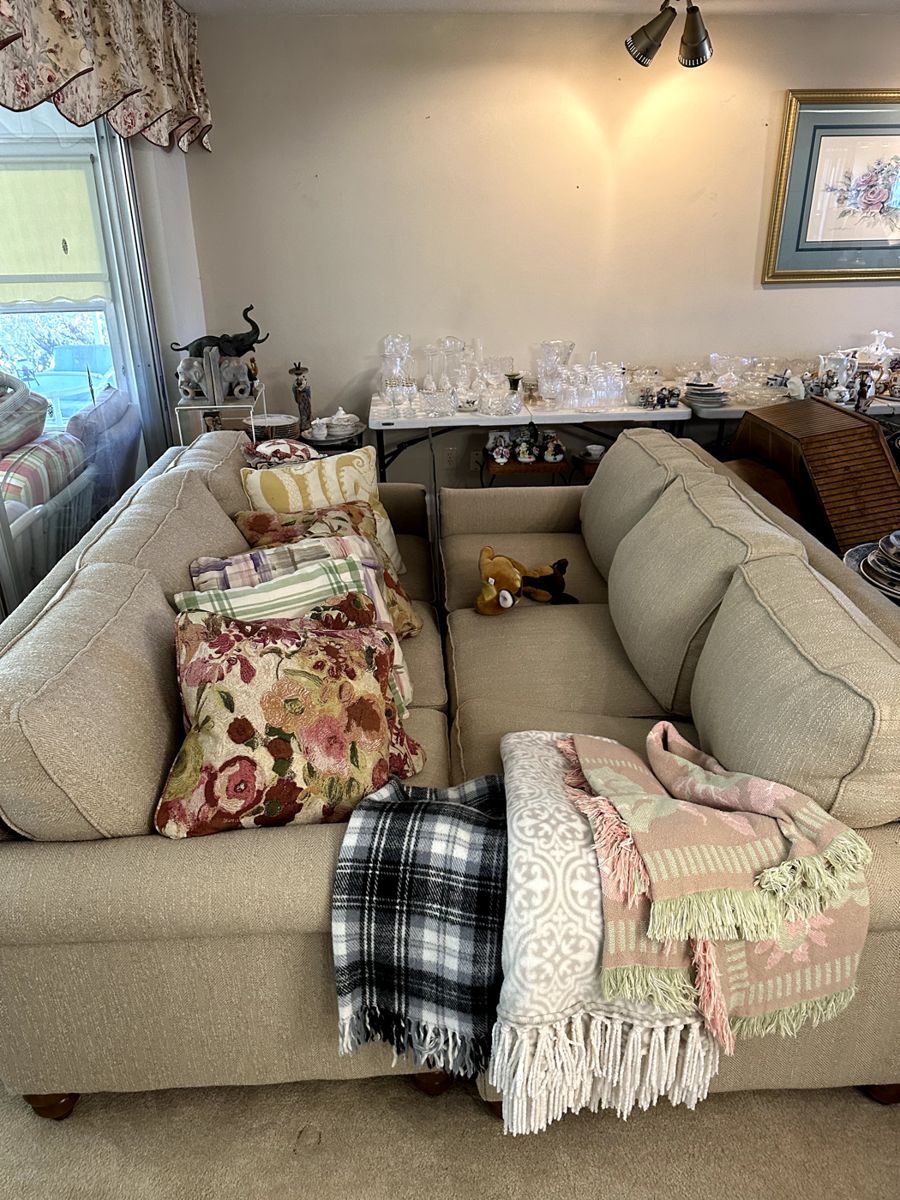 Estate Sale in Saint Petersburg, FL starts on 10/6/2023