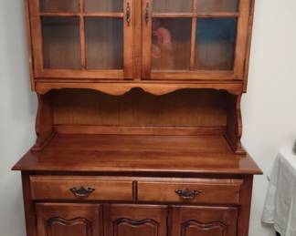 Cochrane Furniture Co George matching Table with 6 Chairs Maple China Cabinet