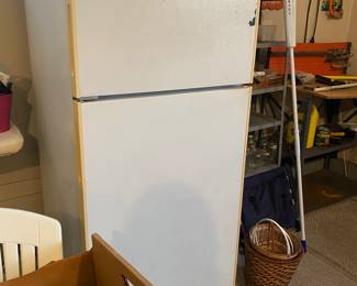 Refrigerator GE