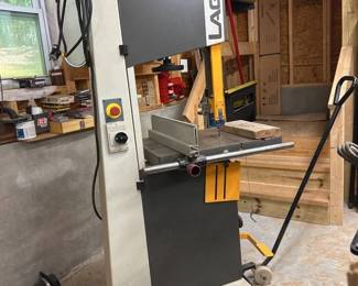 Luguna 18in Bandsaw 3HP 220V with Rolling Base