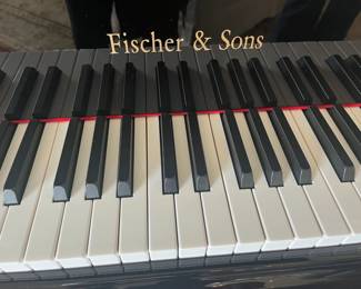 Fischer & Sons piano GP142 
