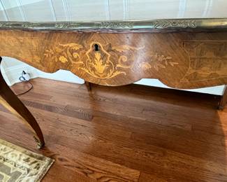 close up of the front drawer detailing