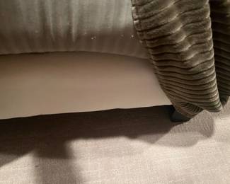 close up of underneath and texture of the fabrid