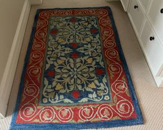 $190  Whimsical vintage rug 3'1" x 5'1"