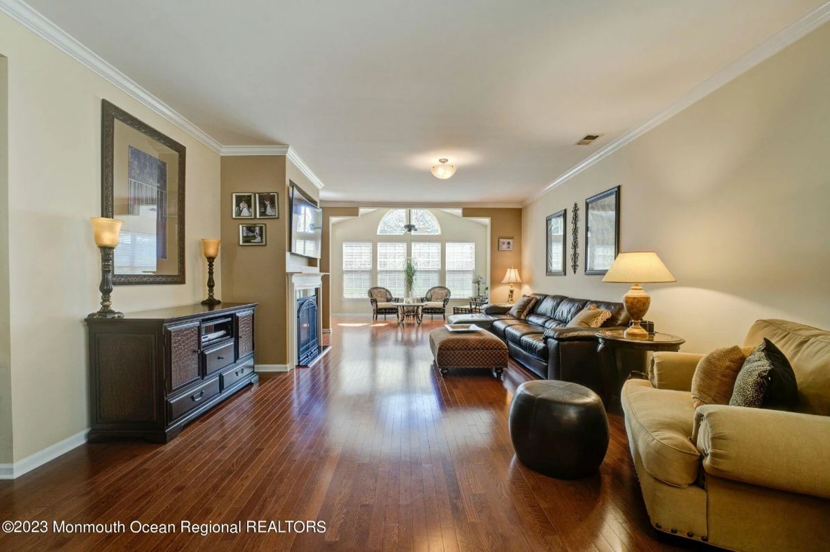 Manalapan Estate Sale Furniture, Decor,... starts on 10/21/2023