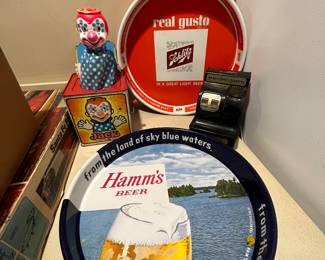 Hamm's and Schlitz trays
