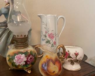 You know what these things have in common?  They ‘re all tiny versions of bigger things.  A tiny oil lamp.  A tiny pitcher.  A tinier pitcher.  And a tiny vase.  Who doesn’t love tiny stuff.