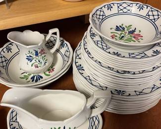 I’ve never seen this Johnson Bro’s pattern but it really is nice - regardless of what the little bear thinks.  Look at his face - who does he think he is, judging me?  He’s a spoon.