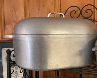 This is 17 quart-er.  Great shape.  You could fit a whole Turducken in this baby.  In fact you should.