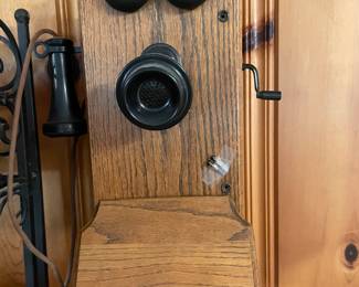 Also it just looks so cute.  Kind of reminds me of Beaker from the Muppets.  Seriously imagine trying to explain to a kid these days that you used to have to wind up the phone, to ask some random lady to call someone for you!!!!