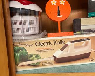 Please tell me no one was actually using electric knives to cut green peppers.  Like….I can literally tear a green pepper apart with my fingers.  That’s not even a brag, sometimes I do it by accident.