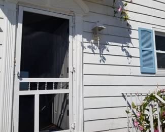 Screen door
