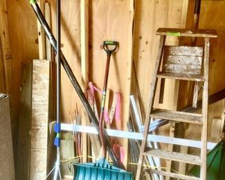 Yard & garden tools, step ladder