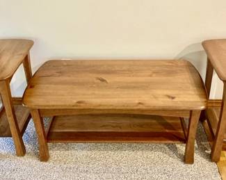 Hand crafted Amish coffee table, 2 matching side tables