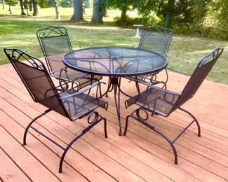 Metal patio table & 4 chairs