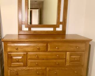 Dresser w/ Mirror in excellent condition