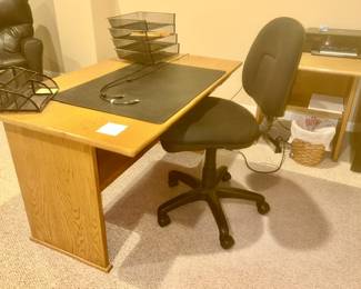 Another view of desk unit w/ chair