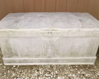 Deck box