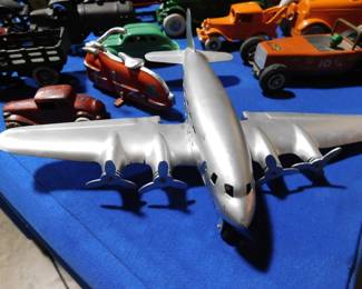 Tin airplane