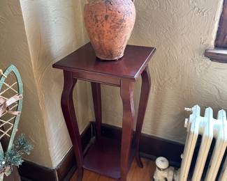 Bombay Company Plant Stand / End Table