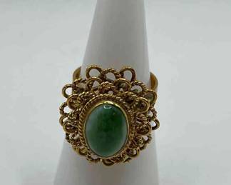 Ring green stone