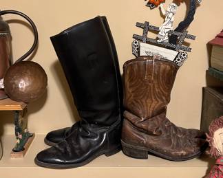 Riding boots, cowboy boots
