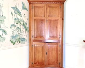 ANTIQUE CORNER CABINET/HUTCH