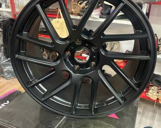 set of 4 brand new in the box low profile rims